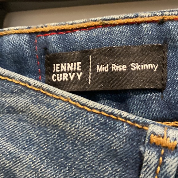 NEW True Religion Women’s Distressed Mid Rise Skinny Jennie Jeans - Picture 7 of 10